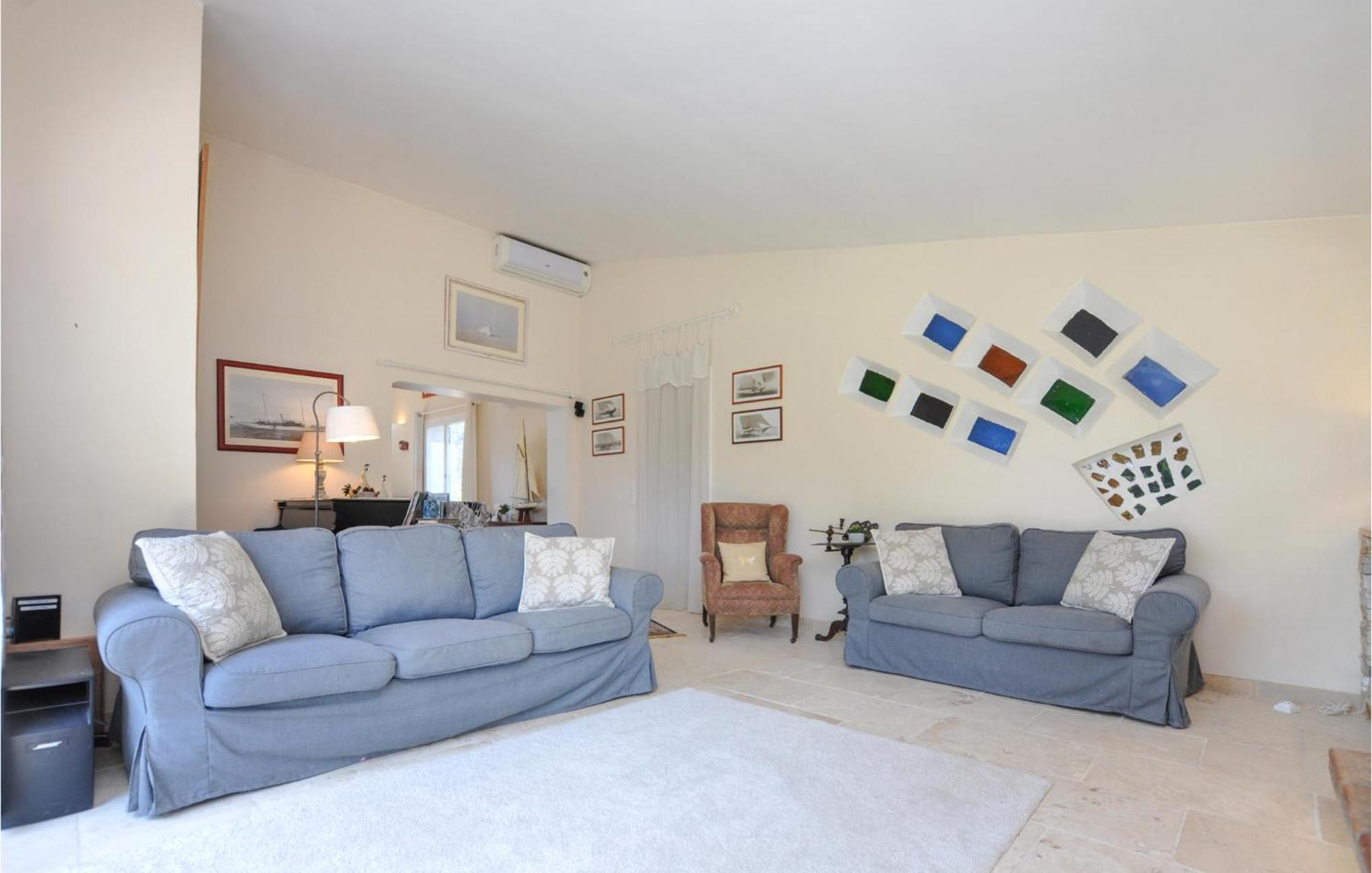4 Bedroom Amazing In Hébergement de vacances