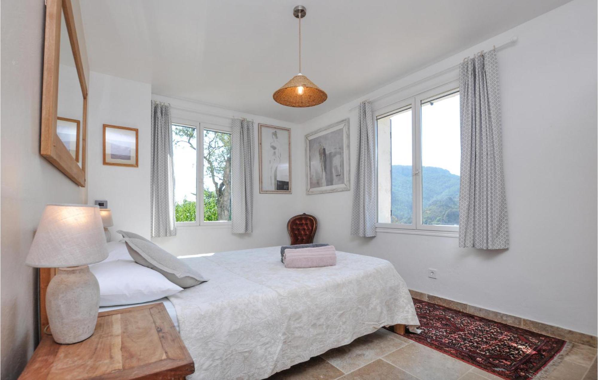 4 Bedroom Amazing In Hébergement de vacances